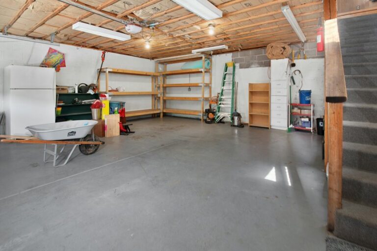 garage shelving from 2x4s