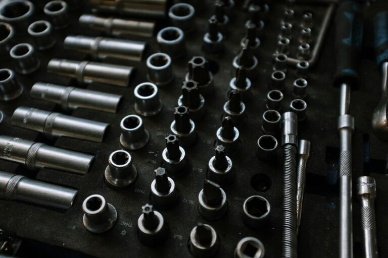 hand tighten lug nuts properly